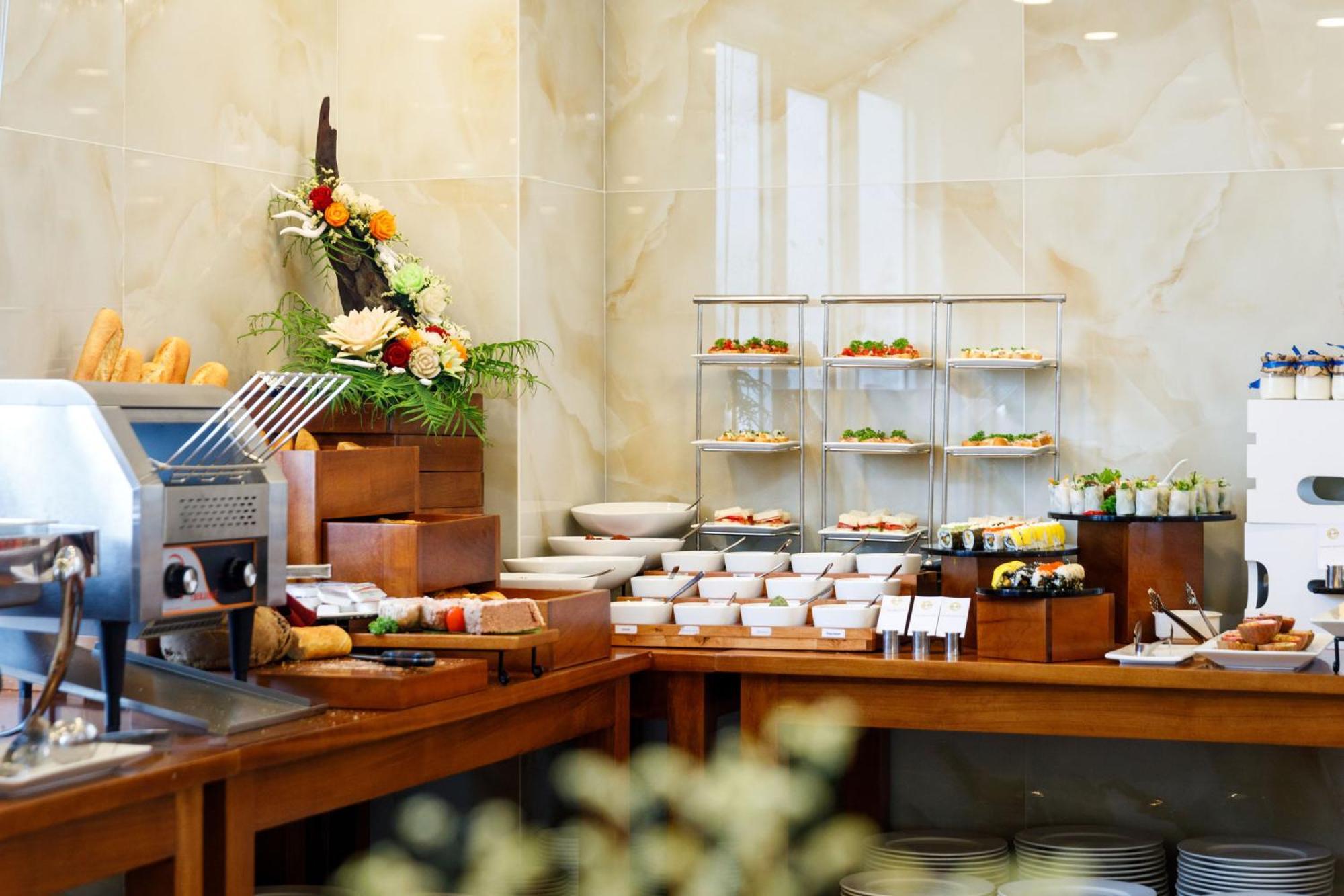 Champton Hanoi Hotel Exterior foto
